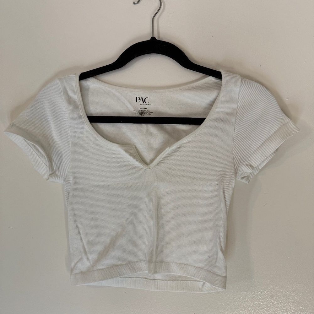 White PacSun V-Neck Cropped Top